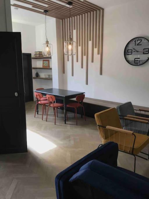 Grand Appartement En Maison De Ville Valreas Ngoại thất bức ảnh